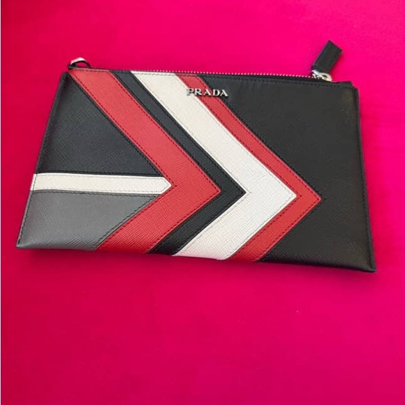 PRADA Saffiano Leather Wristlet Authentic - Picture 4 of 14